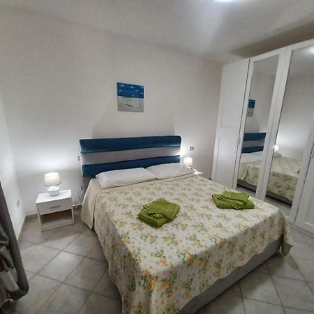 マリネッラCasa Sibilla Bi-Locale Con Terrazza A 60 Metri Dal Mareアパートメント エクステリア 写真